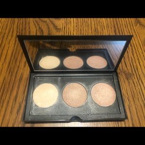 SMASHBOX Spotlight Palette in Pearl HIGHLIGHTER